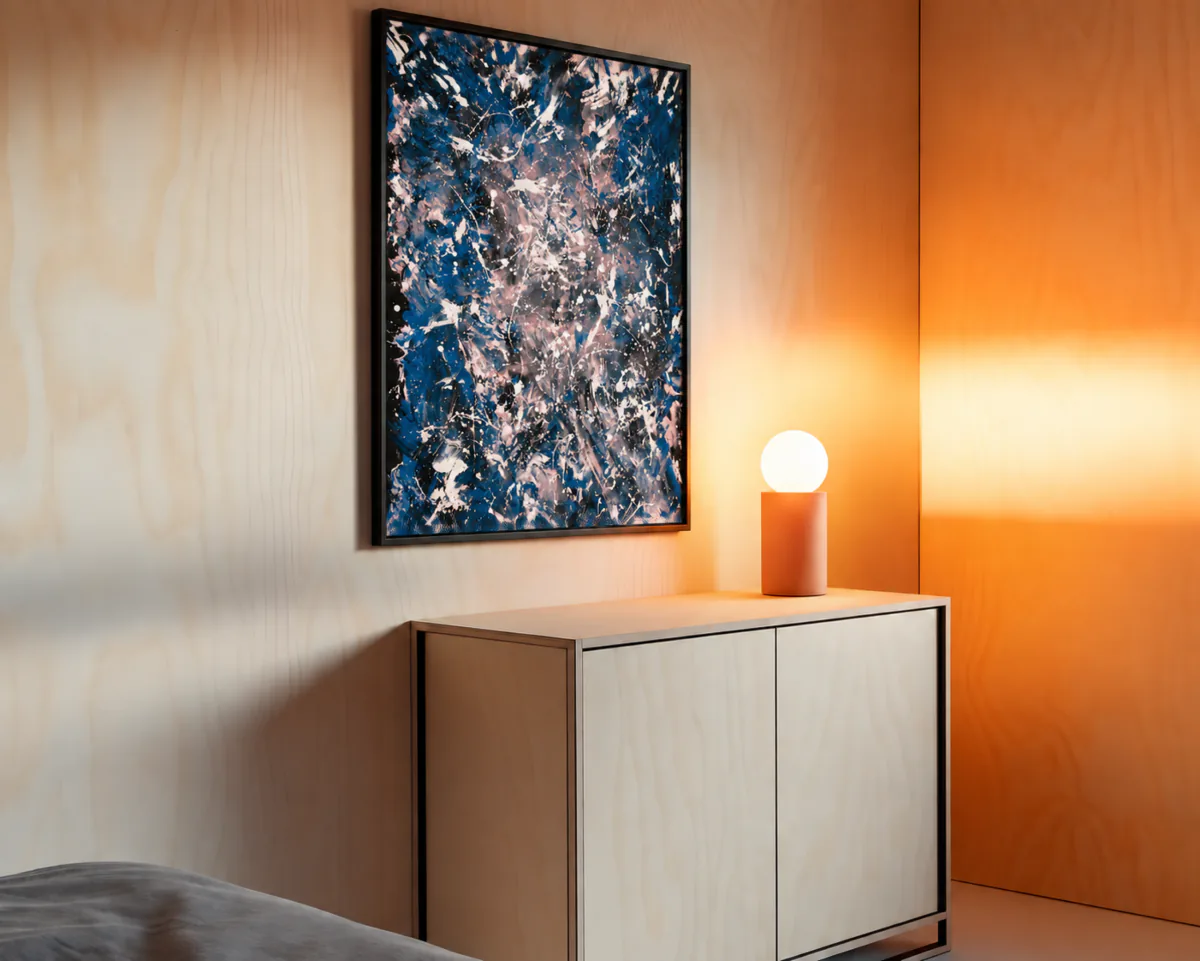 Bild im Raum — Baby Pink, Blau, Weiß, schwarze Leinwand