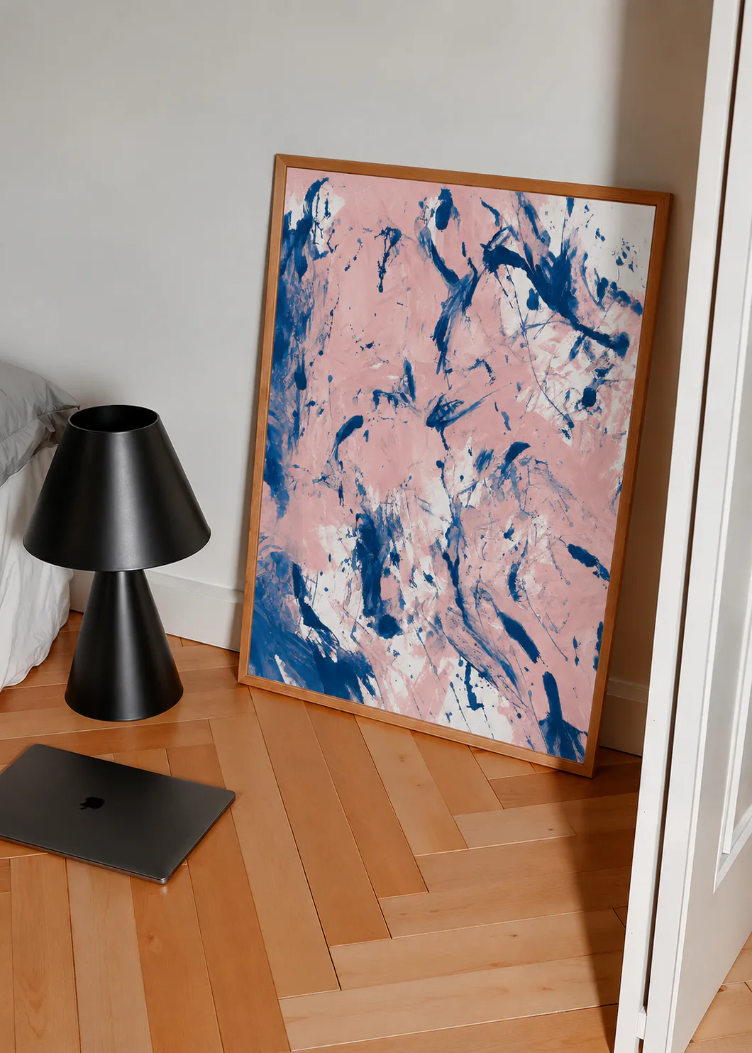 Bild im Raum — Baby Pink, Blau, weiße Leinwand
