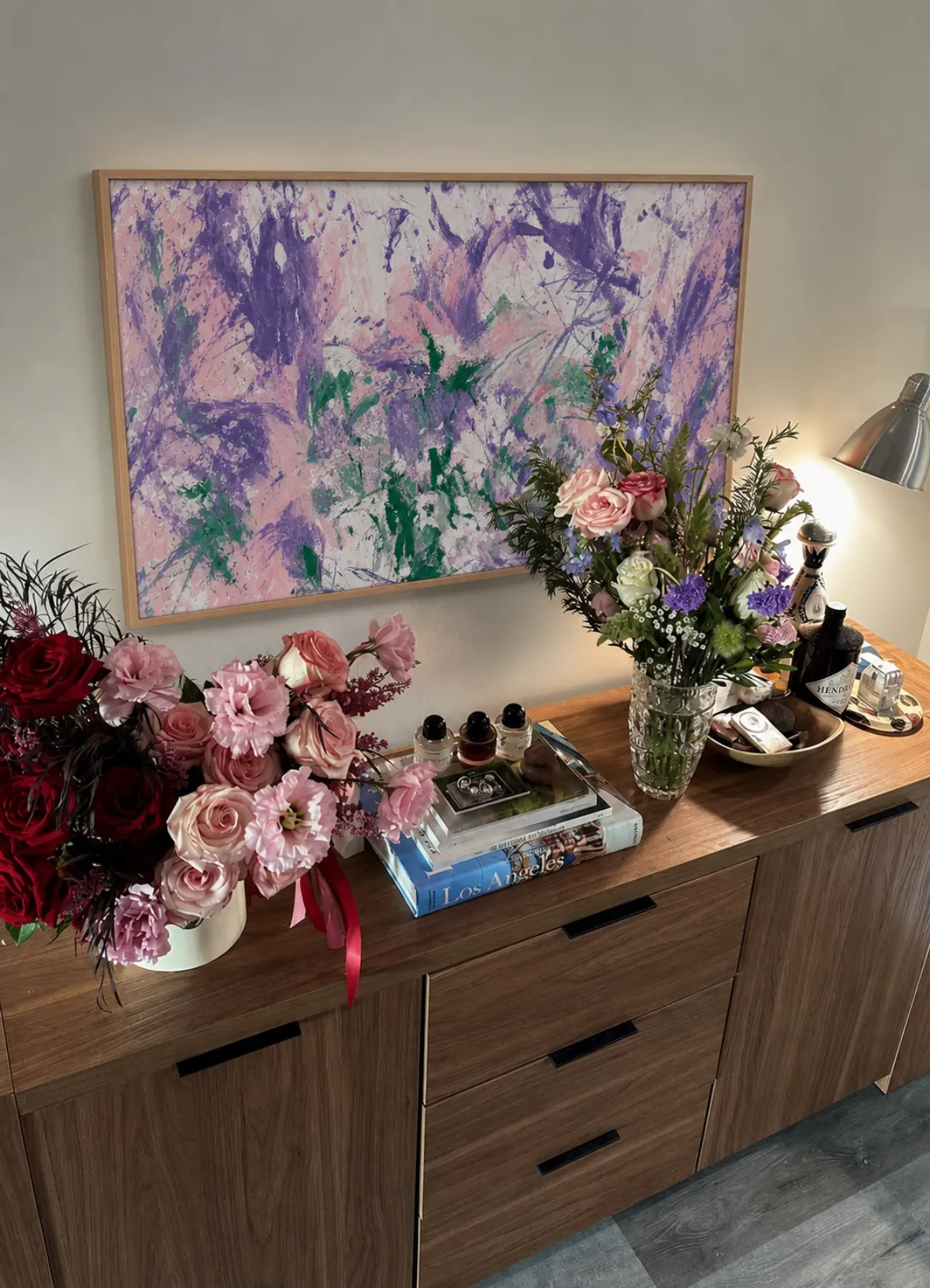 Bild im Raum — Baby Pink, Grün, Lavendel, weiße Leinwand