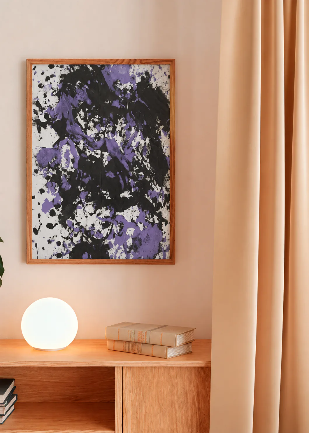 Bild im Raum — Schwarz, Lavendel, weiße Leinwand